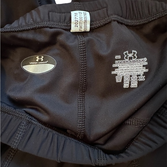 Under Armour women’s compression shorts - Picture 7 of 7